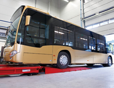 Stertil-Koni Platform SKYLIFT with drive-on ramps for low-clearance buses