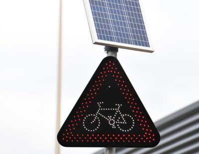 Glasgow Installs UK’s First Cycle-Activated Signs