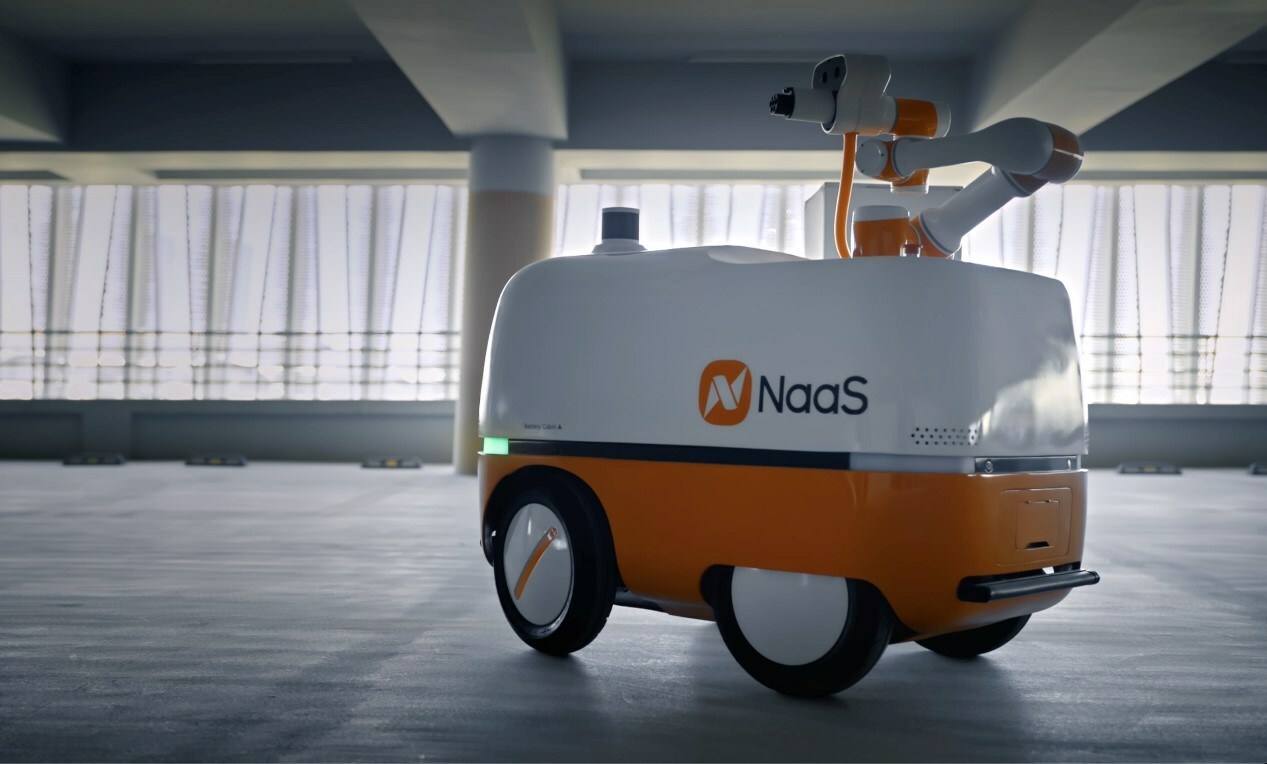 NaaS' charging robot