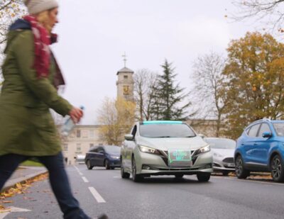 UK Research Explores How Pedestrians React to Digital Faces on Autonomous Cars