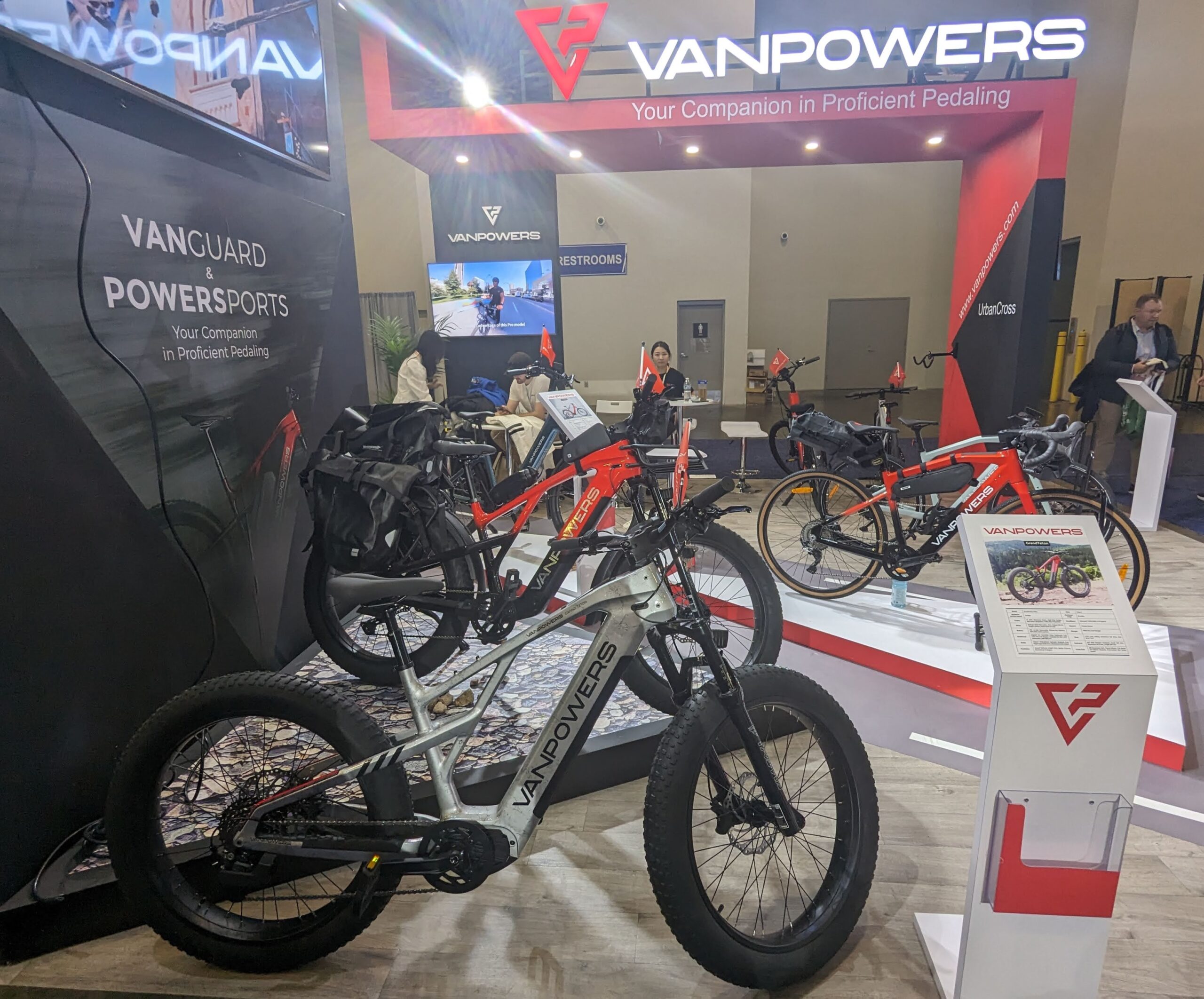 Vanpowers unveiled its latest smart e-bikes at CES