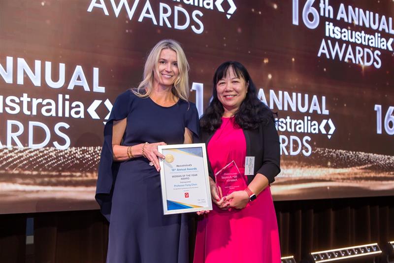 Silje Troseth and Woman of the Year recipient Fang Cheng at the 2026 ITS Australia Awards